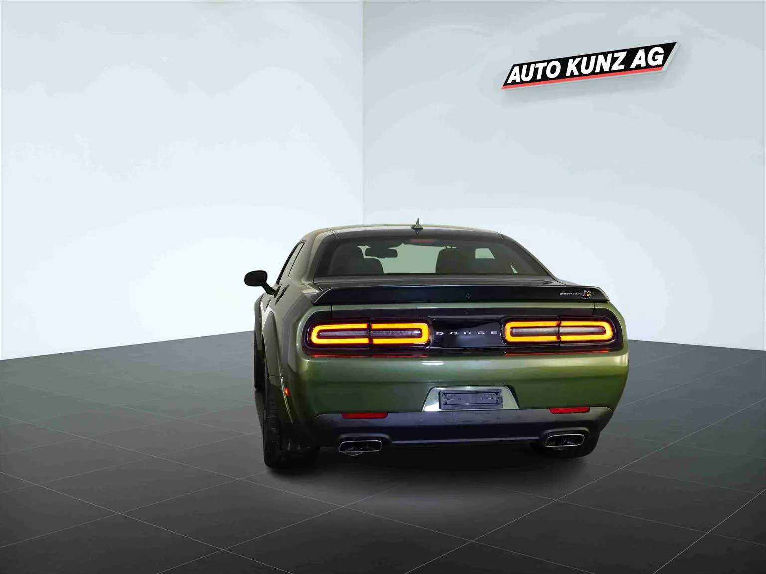 Dodge Challenger 392 6.4 V8 HEMI R/T Scat Pack Widebody  Image 4