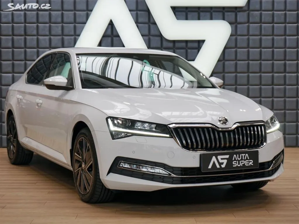 Škoda Superb TDI 4X4 147kW Tažné LED ACC Image 1