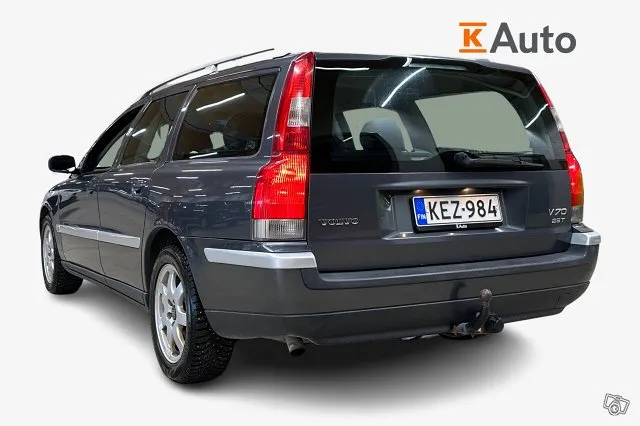 Volvo V70 2,5T Titanium AT / Nahat / Koukku/ Suomiauto Image 2