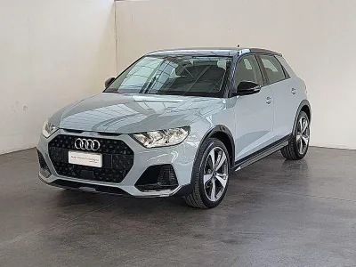 AUDI A1 citycarver 30 TFSI S tr. Id. Contrast