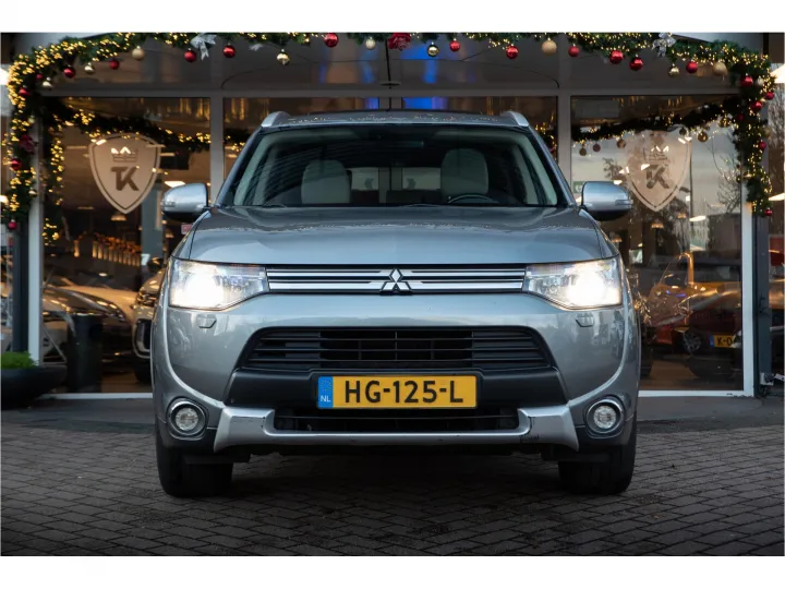 Mitsubishi Outlander 2.0 PHEV instyle+  Image 2