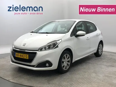 Peugeot 208 1.2 Pure Tech 5 deurs Blue Lease Navi