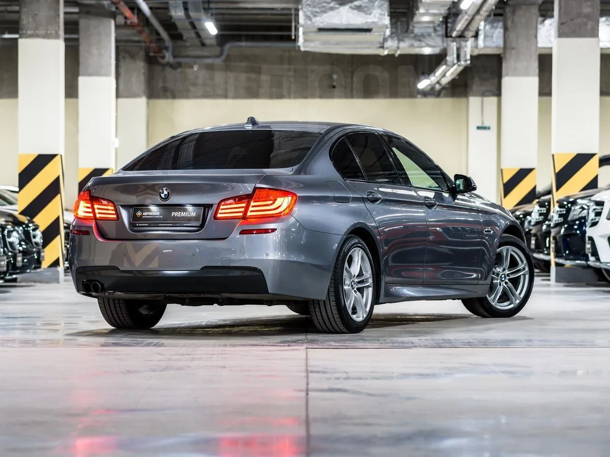 BMW 5-Series Image 3