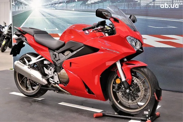 Honda VFR Image 1